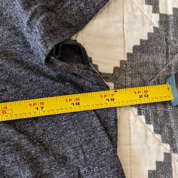 Gray v-neck tunic t-shirt - Picture 3 of 3